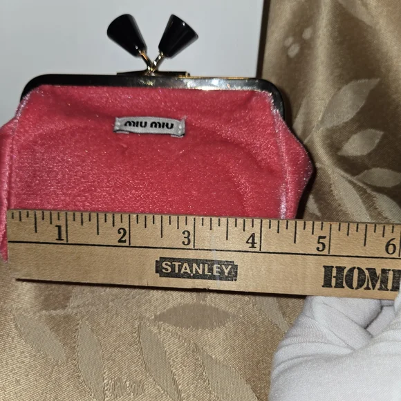 Miu Miu Red Velvet Kiss Lock Coin Purse GWP New In Box - Picture 6 of 9